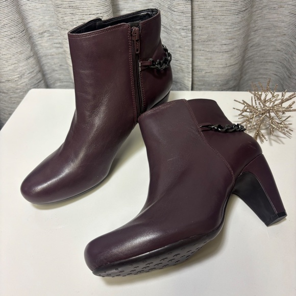 NEW Easy spirt  “ Esparilynn” short leather womens booties, size 9 - Picture 8 of 10
